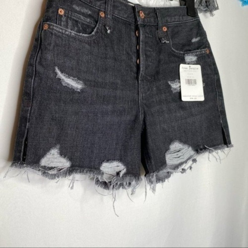 Free People NWT Makai Distressed Cut-Off Shorts in Black - Picture 4 of 12